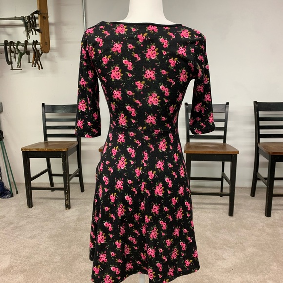 Forever 21 floral skater dress - Picture 3 of 4